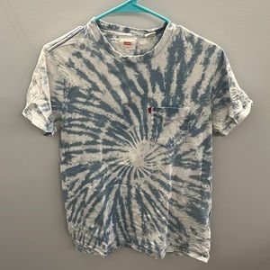 Men’s medium tie dye Levi’s shirt